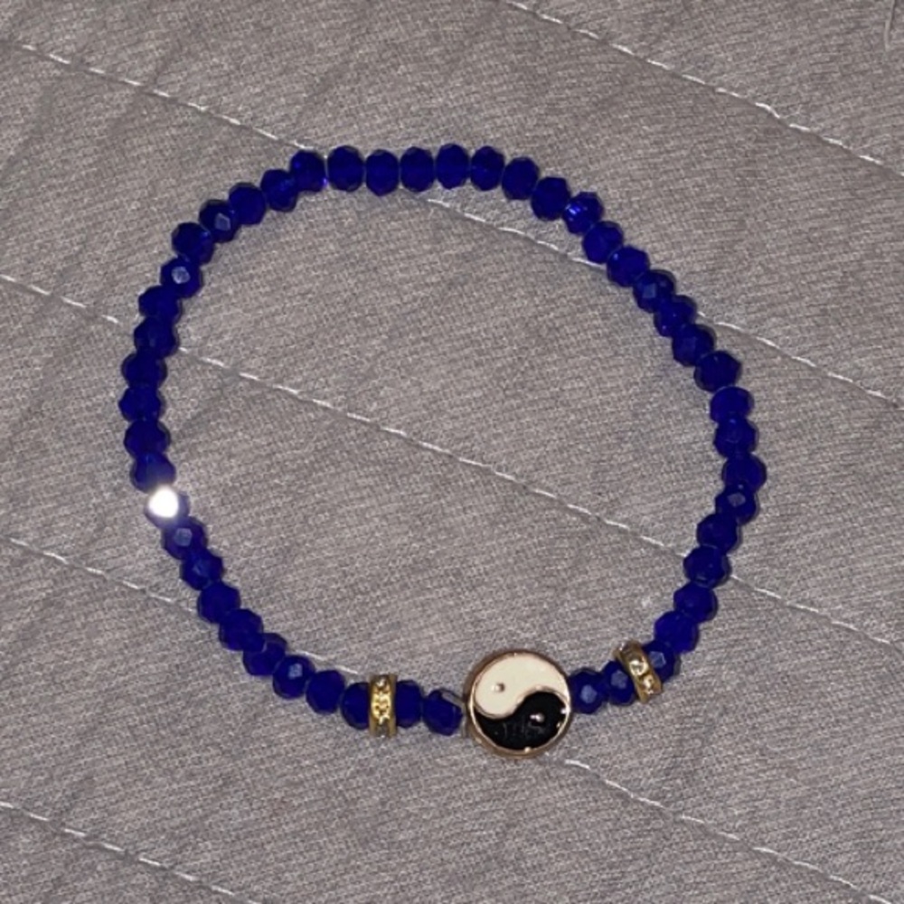 Yin Yang Charm Gold with Blue Beaded Bracelet
